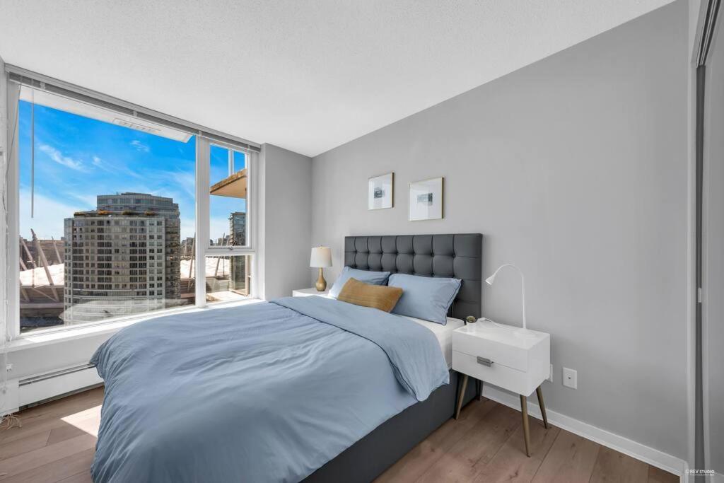 Spacious Dt 2-Bdr High-Rise With View, Pool, Gym Vancouver Exterior photo